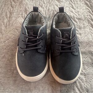 OshKosh B’gosh Navy Blue Toddler Shoes Size 4 Brand New with Packaging